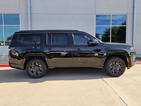 New 2026 Jeep Grand Wagoneer Limited AWD/4WD image 2
