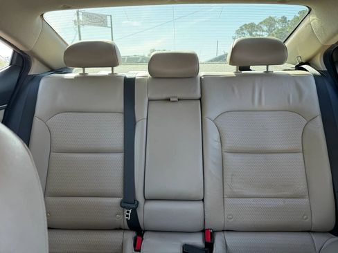 Used 2017 Hyundai Elantra Limited image 17