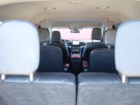 Used 2022 Ford Explorer Limited AWD/4WD image 16