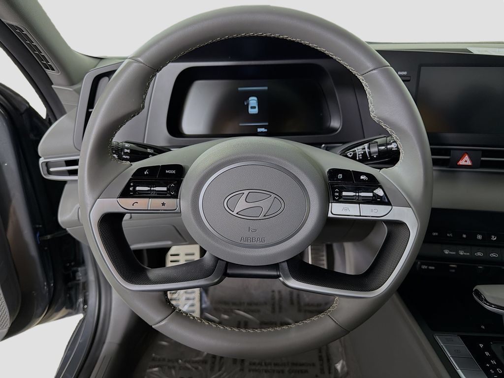 Used 2025 Hyundai Elantra Sport FWD image 14