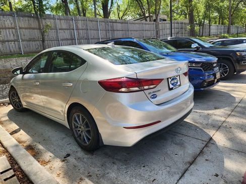 Used 2018 Hyundai Elantra SEL image 3