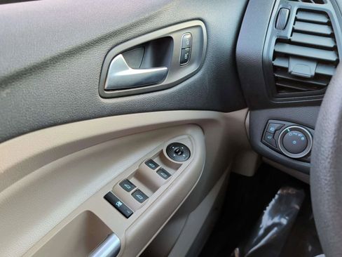 Used 2018 Ford Escape SE w/ SE Sync 3 Package image 27