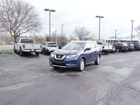 Used 2019 Nissan Rogue SV image 3