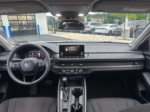Used 2023 Honda Accord EX image 19