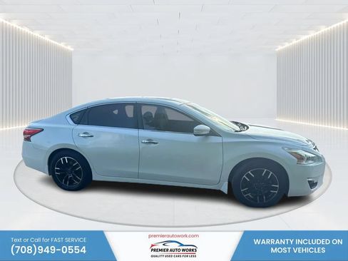 Used 2015 Nissan Altima 2.5 SV w/ Convenience Package FWD image 8