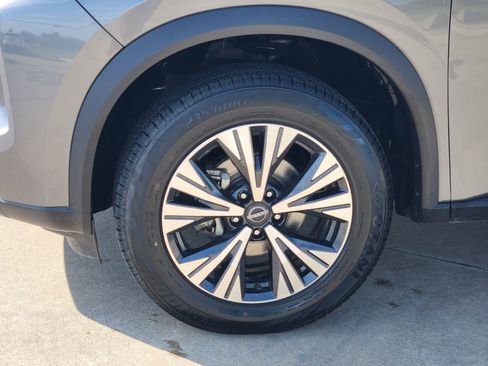 Used 2023 Nissan Rogue SV FWD image 11