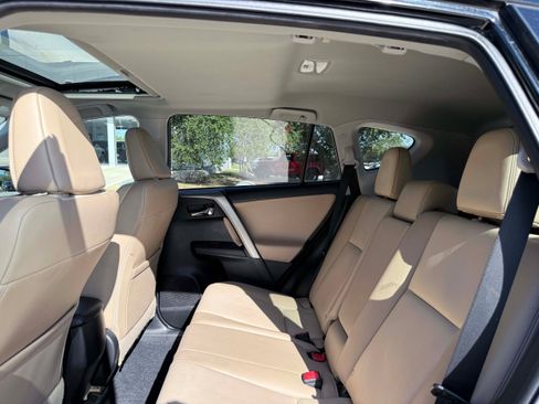 Used 2014 Toyota RAV4 Limited w/ Technology Package AWD/4WD image 16