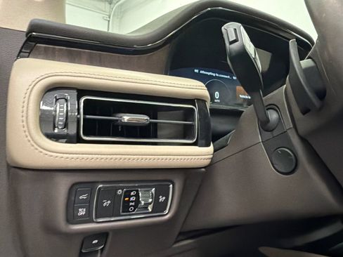 Certified 2022 Lincoln Nautilus Reserve AWD/4WD image 31