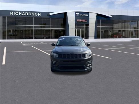 Used 2018 Jeep Compass Altitude w/ Popular Equipment Group image 9