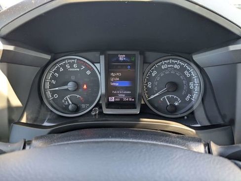 Used 2022 Toyota Tacoma TRD Off-Road w/ Technology Package RWD image 26