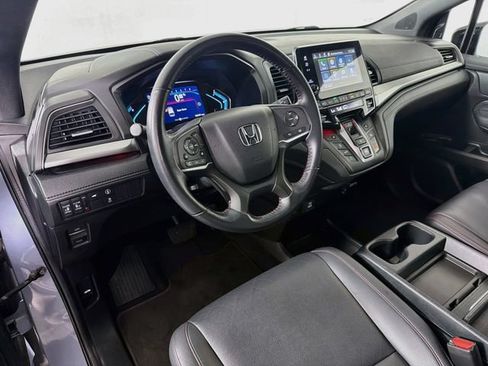 Used 2024 Honda Odyssey Sport image 12