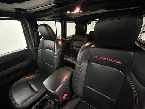 Used 2019 Jeep Wrangler Unlimited Rubicon w/ Dual Top Group image 29