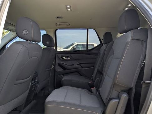 Used 2020 Chevrolet Traverse LT FWD image 19