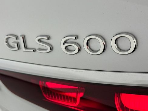 New 2026 Mercedes-Benz Maybach GLS 600 4MATIC image 9