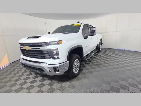 Used 2025 Chevrolet Silverado 2500 LT w/ Convenience Package AWD/4WD image 50
