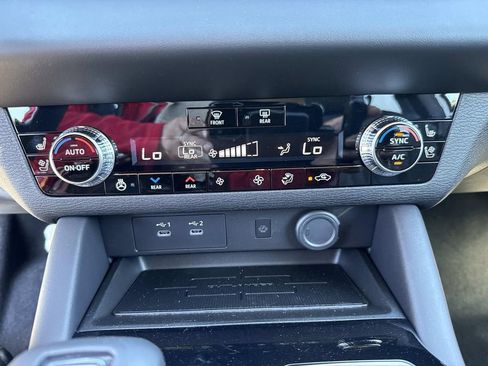 New 2026 Mitsubishi Outlander SEL image 35