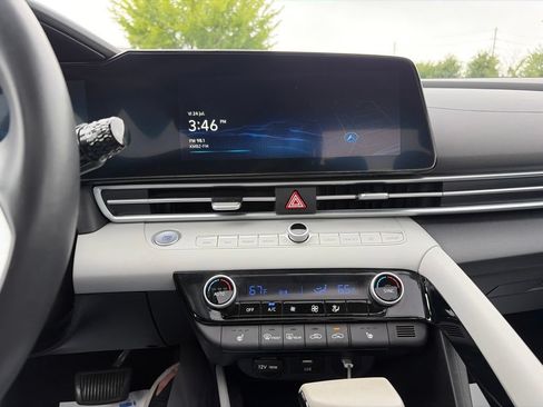 Used 2024 Hyundai Elantra Limited FWD image 8
