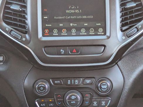 Used 2020 Jeep Cherokee Trailhawk w/ Cold Weather Group AWD/4WD image 20