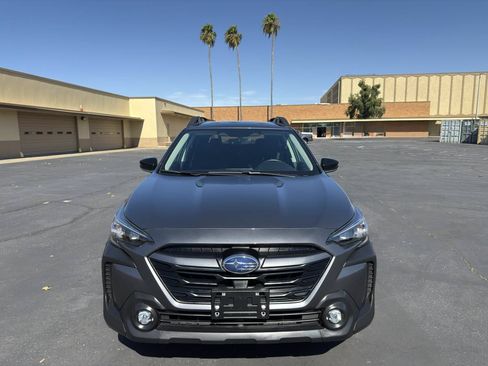 Used 2025 Subaru Outback Premium AWD/4WD image 2