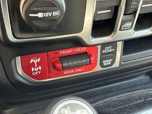 Used 2020 Jeep Gladiator Rubicon w/ Dual Top Group AWD/4WD image 28