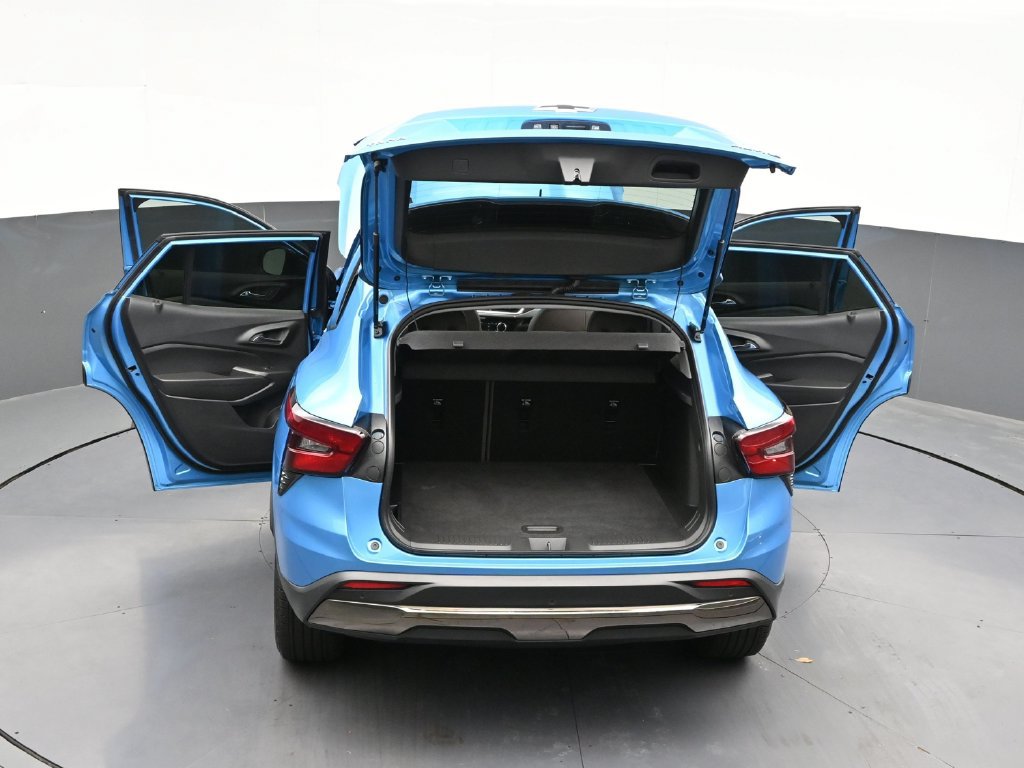 Used 2025 Chevrolet Trax ACTIV w/ Driver Confidence Package FWD image 41