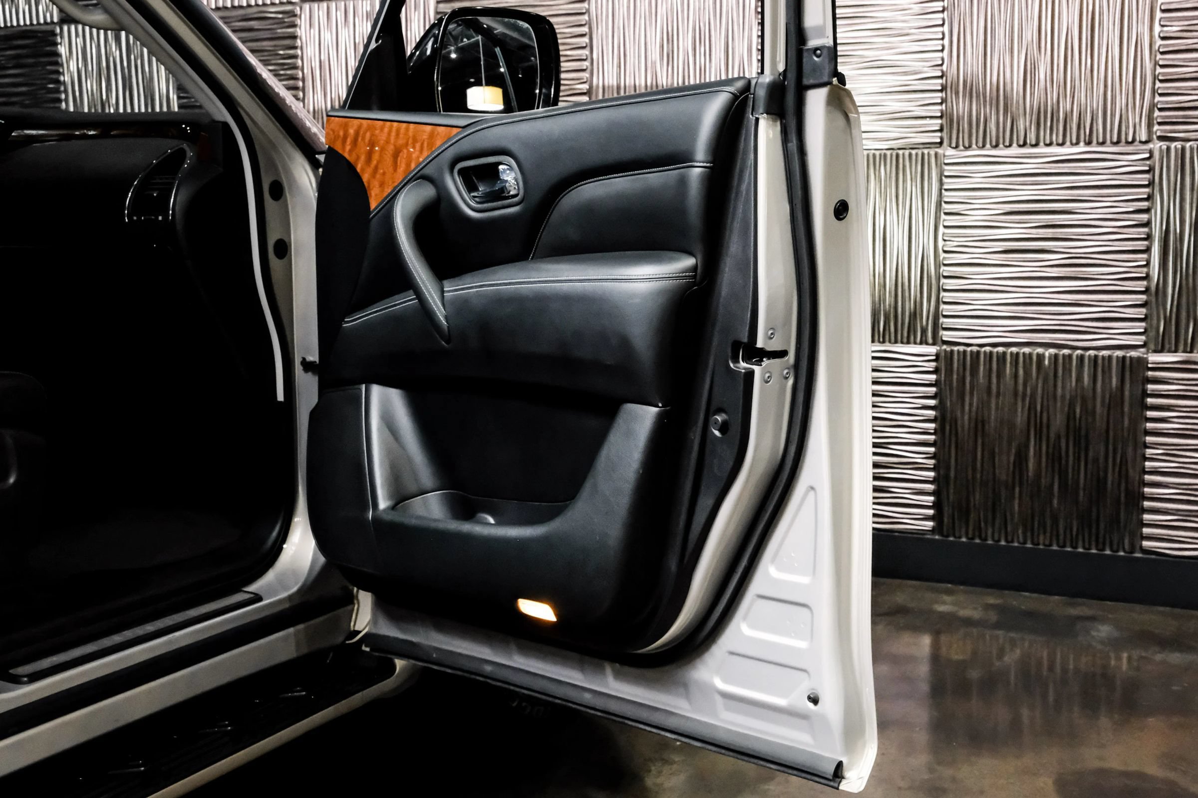 Used 2019 INFINITI QX80 2WD image 44