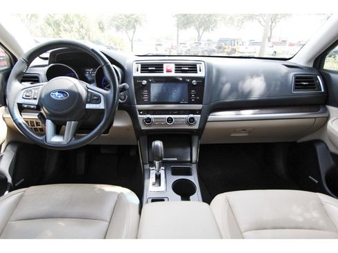 Used 2017 Subaru Outback 2.5i Limited AWD/4WD image 9