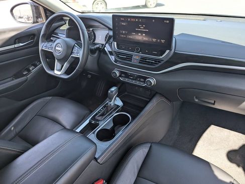 Used 2025 Nissan Altima 2.5 SR w/ SR Premium Package FWD image 32