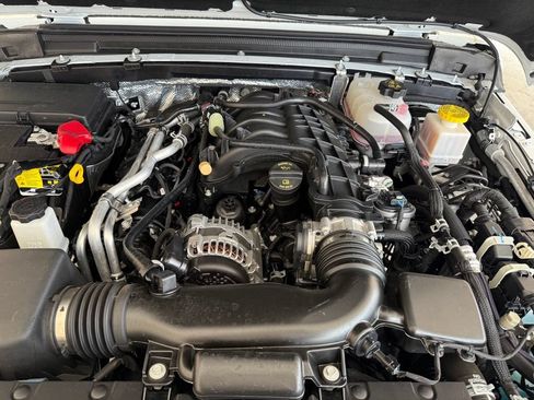 Used 2025 Jeep Gladiator Sport AWD/4WD image 52