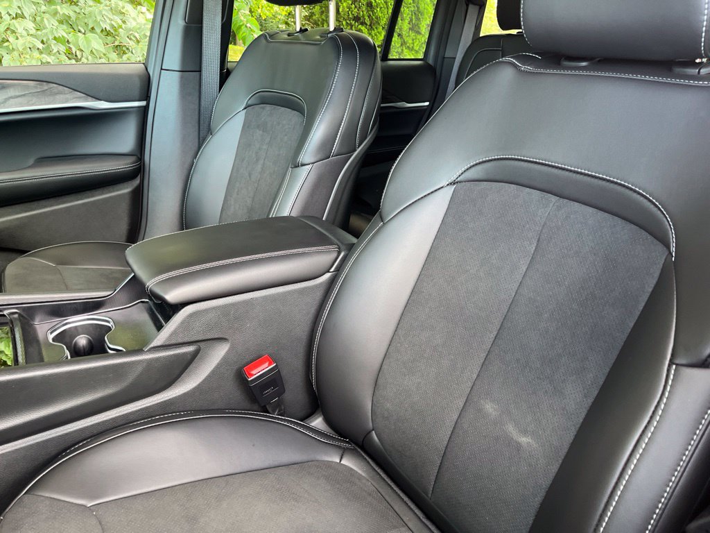 New 2026 Jeep Grand Cherokee Altitude AWD/4WD image 5