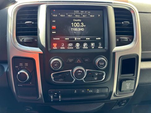 Used 2016 RAM 2500 SLT w/ Luxury Group image 25