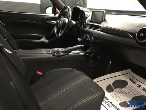 Used 2018 FIAT 124 Spider Classica w/ Technology Group image 37