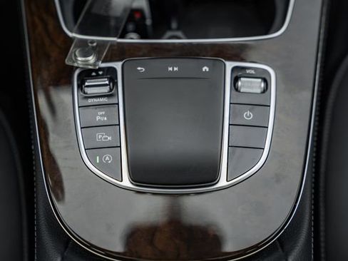 Used 2023 Mercedes-Benz E 350 4MATIC Sedan image 25