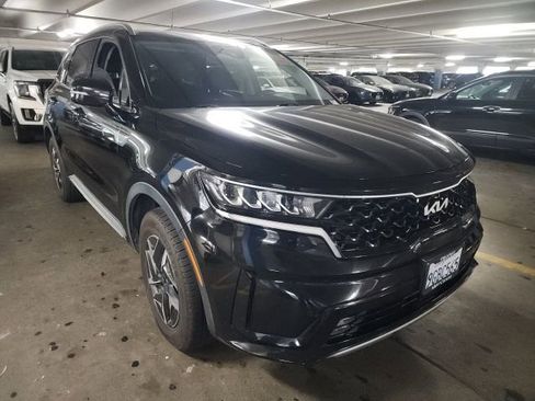 Certified 2023 Kia Sorento EX w/ Panoramic Sunroof Package image 1