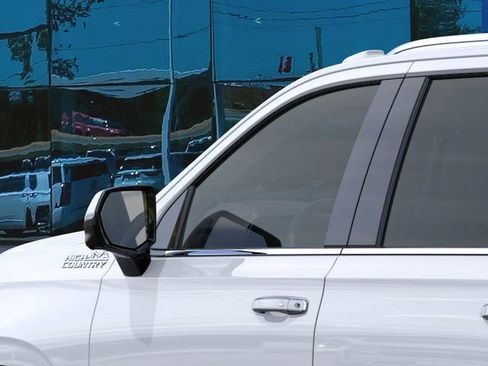 New 2026 Chevrolet Suburban High Country image 12