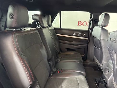Used 2019 Ford Explorer XLT w/ Equipment Group 202A image 18