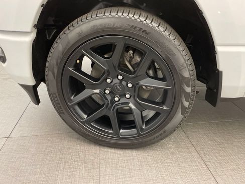 Used 2024 RAM 1500 Laramie AWD/4WD image 11