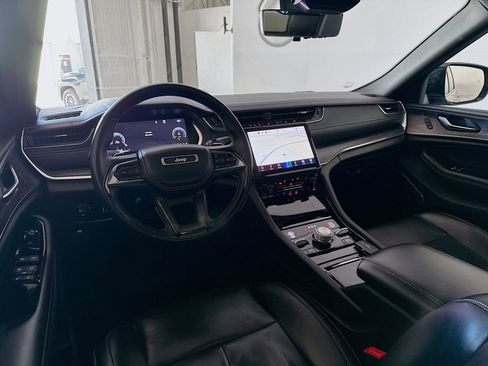 Used 2023 Jeep Grand Cherokee Overland w/ Adv Protech Group III image 20