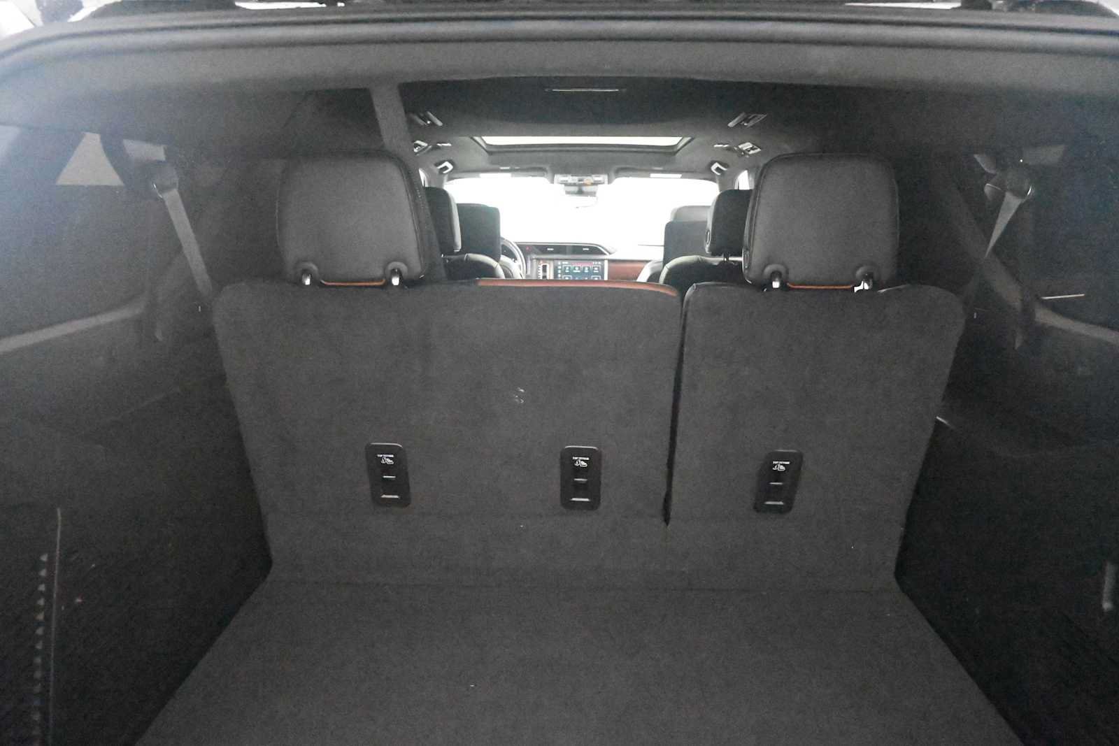 Used 2023 GMC Yukon XL Denali Ultimate AWD/4WD image 38