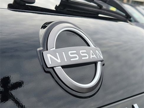 Used 2022 Nissan Rogue SV image 29