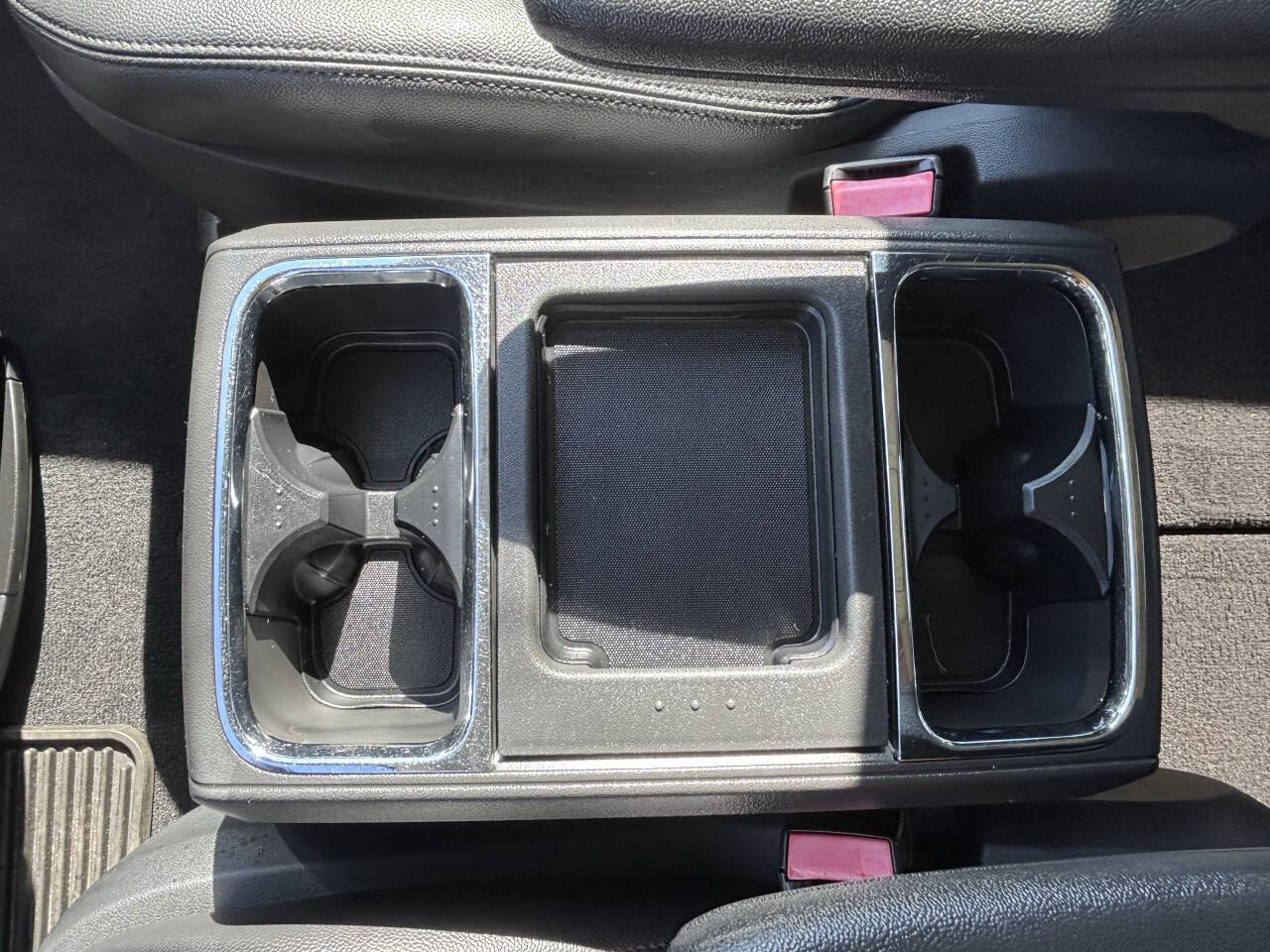 Used 2010 Chrysler Town & Country Touring Plus FWD image 23