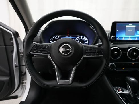 Used 2024 Nissan Sentra SV FWD image 4