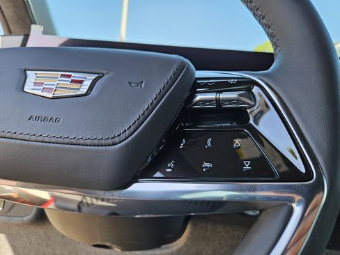 New 2026 Cadillac Vistiq Platinum w/ LPO, Floor Liner Package image 36