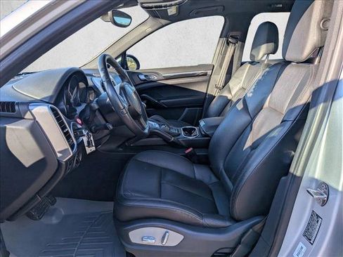 Used 2014 Porsche Cayenne image 17