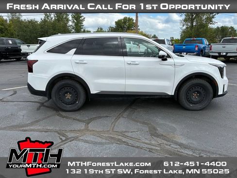 Used 2025 Kia Sorento EX AWD/4WD image 1