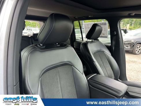 Certified 2025 Jeep Grand Cherokee Altitude AWD/4WD image 25