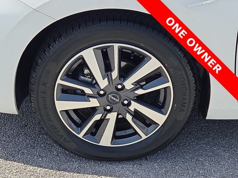 Used 2024 Nissan Versa SV FWD image 7