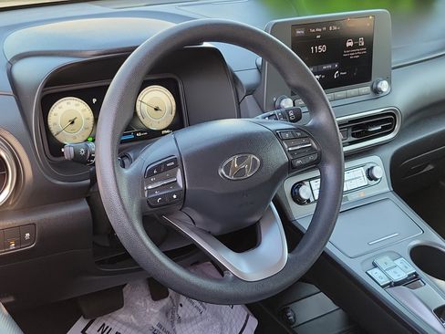 Certified 2023 Hyundai Kona SE FWD image 9