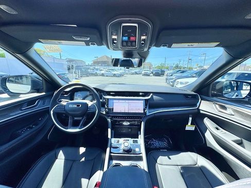 New 2027 Jeep Grand Cherokee L Limited AWD/4WD image 11
