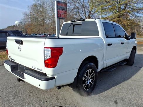 Certified 2024 Nissan Titan SV w/ SV Convenience Package image 15